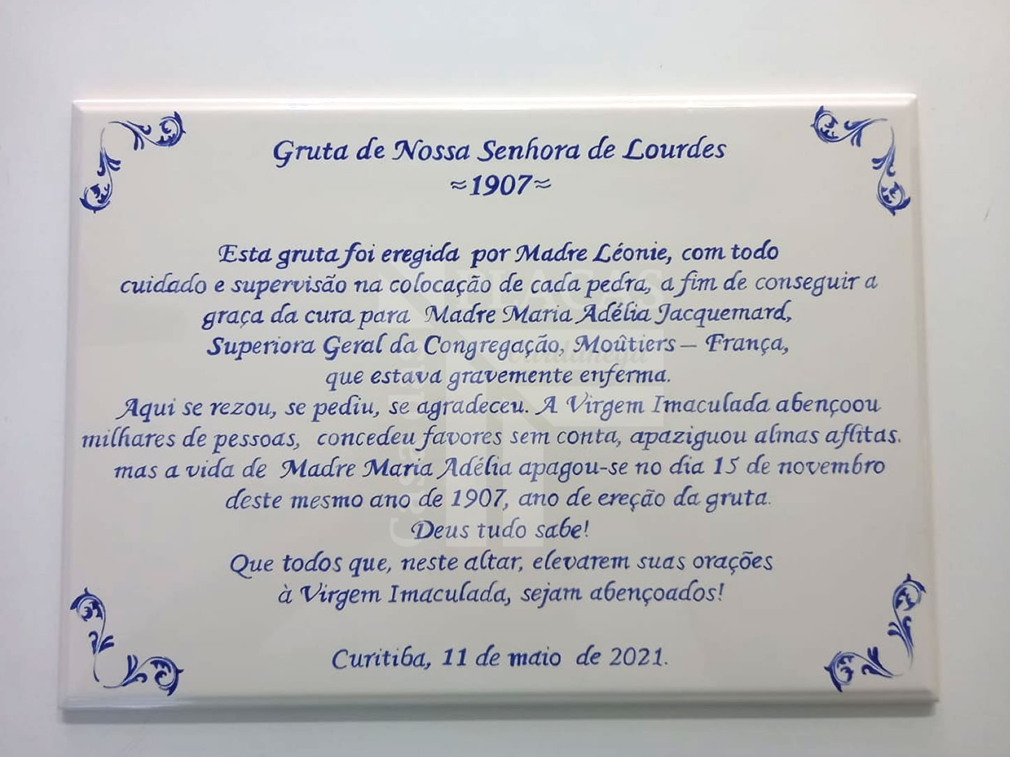 Placa Comemorativas em Porcelana Pintada a mão