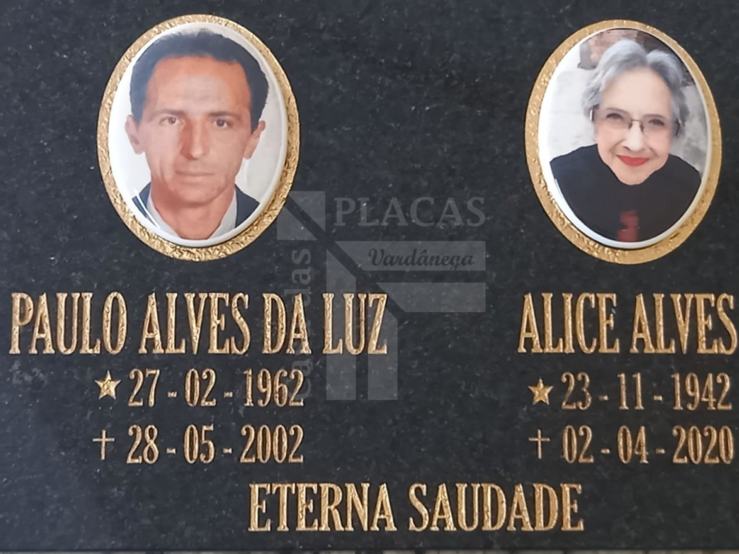 Placa Póstumas em Granito ou Mármore Alice