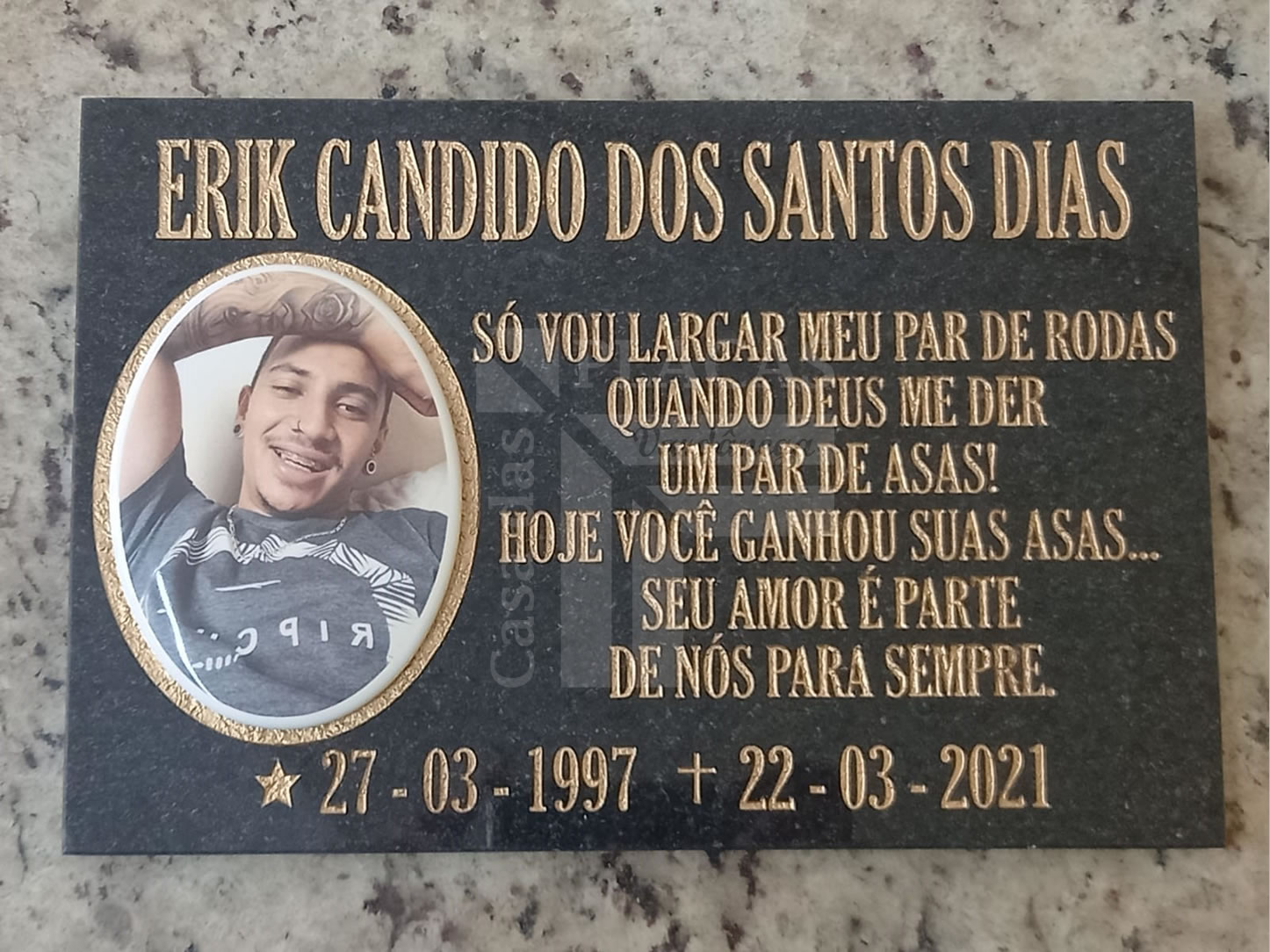Placa Póstumas em Granito ou Mármore Erick